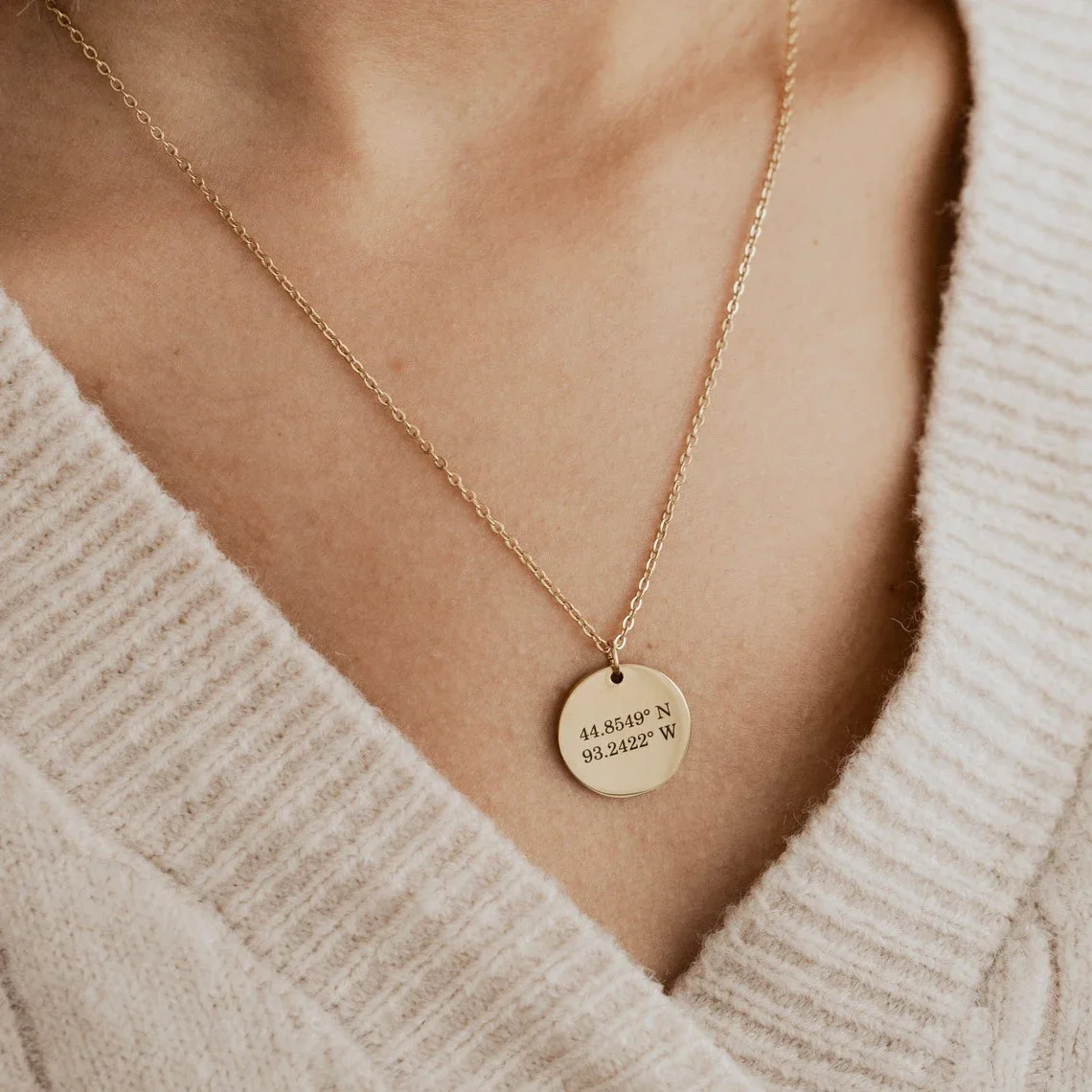 Collar con colgante redondo de - Birth Flower Necklace reseña y precio